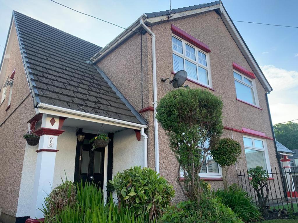 Cosy, Dog Friendly House On The Fringe Of The Brecon Beacons Villa Tredegar Bagian luar foto