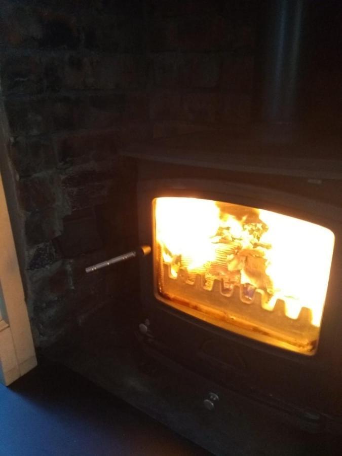 Cosy, Dog Friendly House On The Fringe Of The Brecon Beacons Villa Tredegar Bagian luar foto